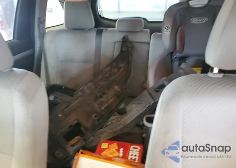 2018 Toyota Highlander Le z USA, uszkodzony, nr VIN 5TDBZRFH6JS898442